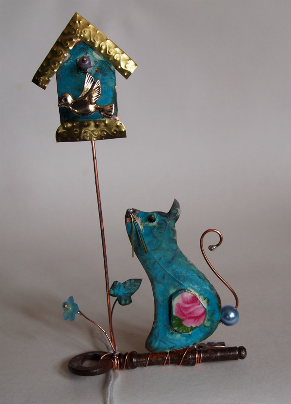 Cat and Birdhouse on Key